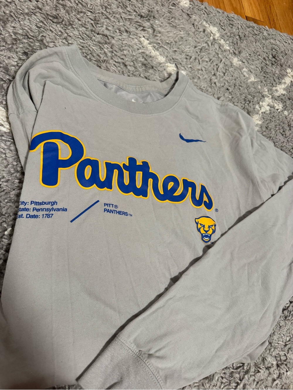 Nike Pitt Panthers Long-Sleeve Shirt in Light Gray with Blue and Yellow Script